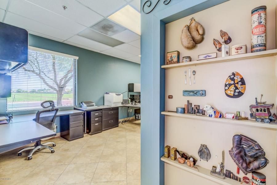 7118 W Frier Dr, Glendale, AZ 85303